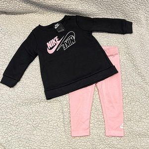 NIKE 12M Infant Girl 2 Piece Set